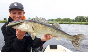 Vissen op snoekbaars